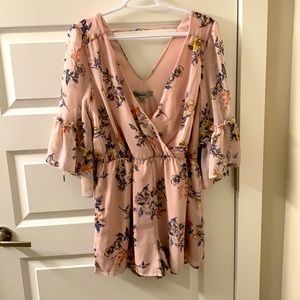 Dusty pink/floral Bailey Blue romper